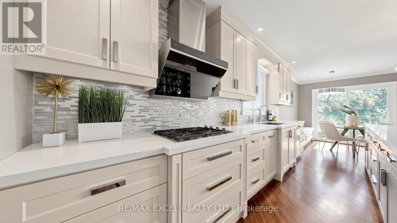 15 Mellowood Drive, Toronto, ON photo 13