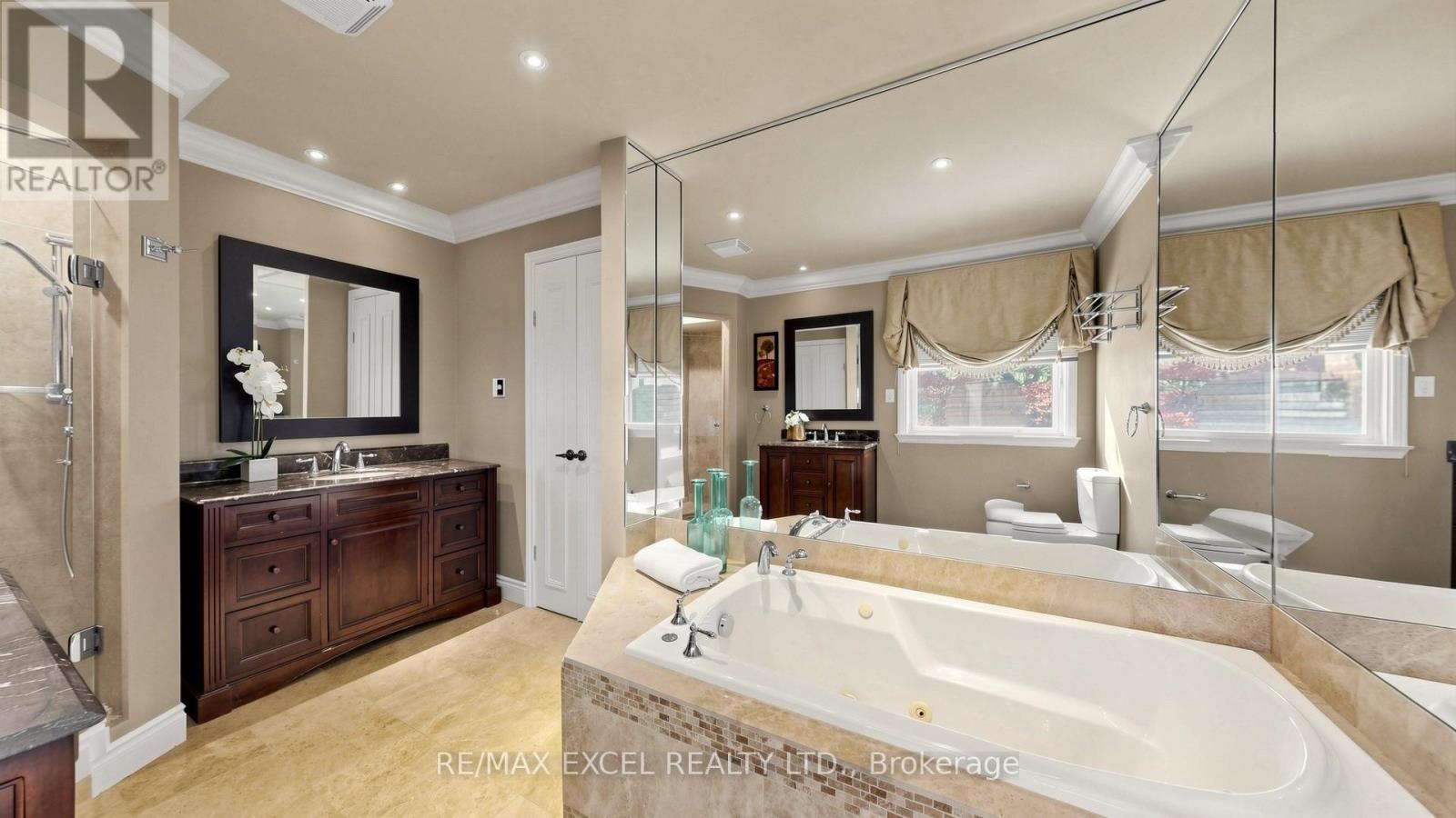 15 Mellowood Drive, Toronto, ON photo 19