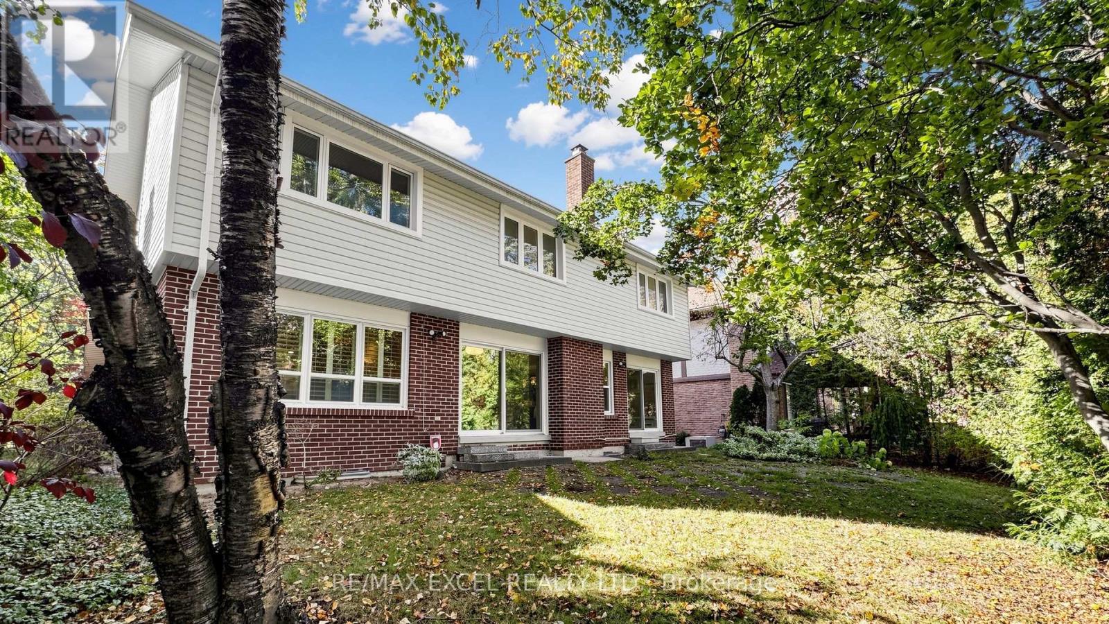 15 MELLOWOOD DRIVE - 25