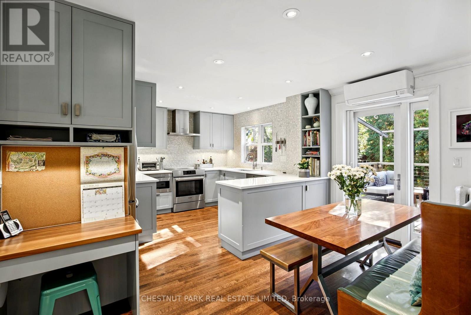 256 Old Forest Hill Road, Toronto, ON photo 10