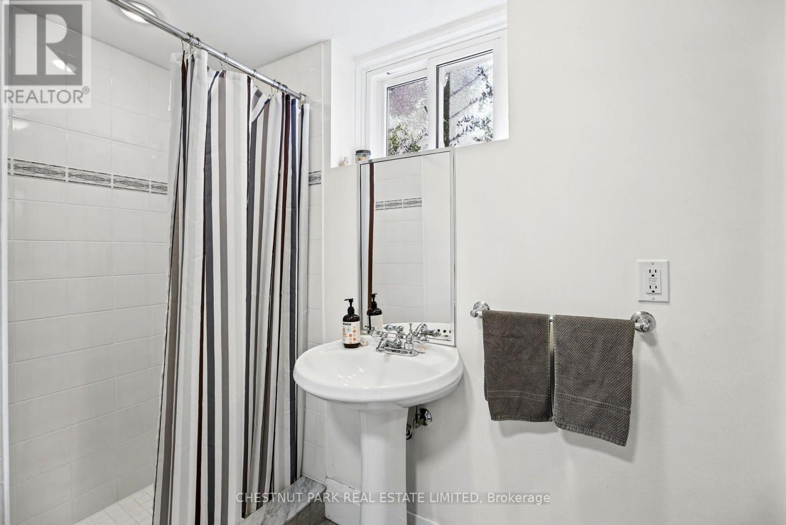 256 Old Forest Hill Road, Toronto, ON photo 38