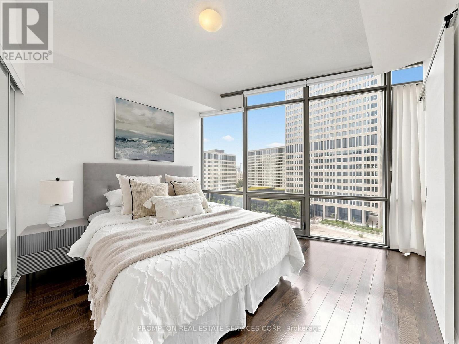 905- 832 Bay Street, Toronto, ON photo 21
