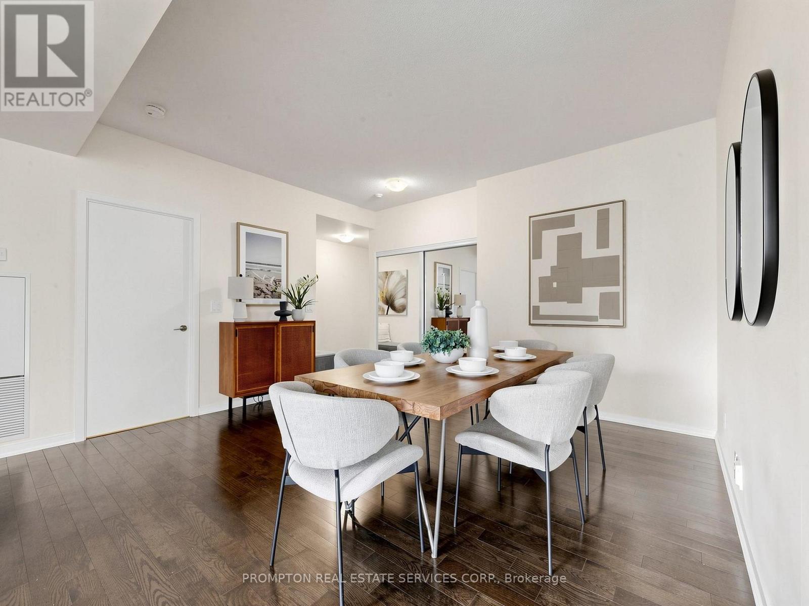 905- 832 Bay Street, Toronto, ON photo 7