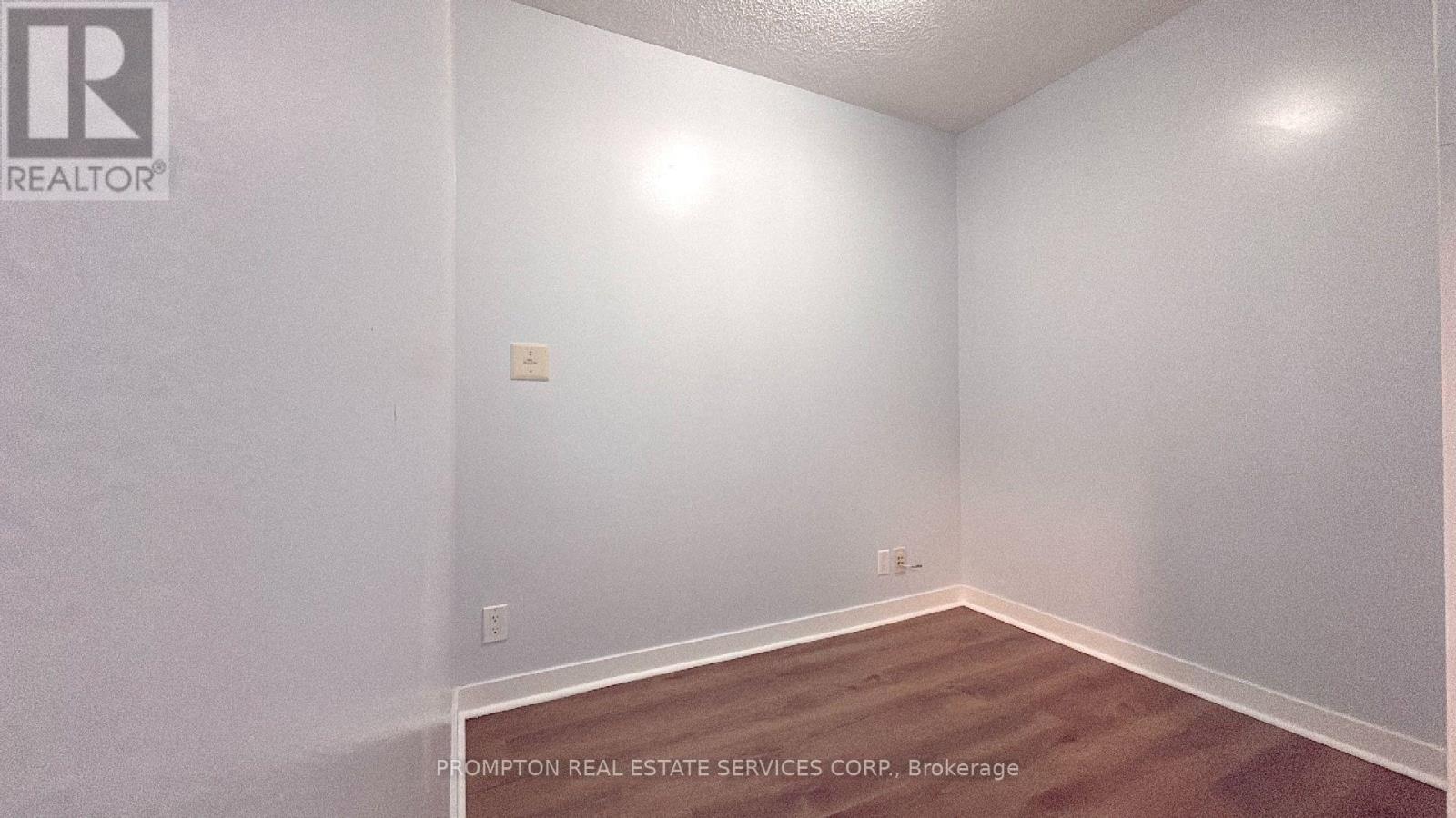 397 Front Unit 1808 photo 4