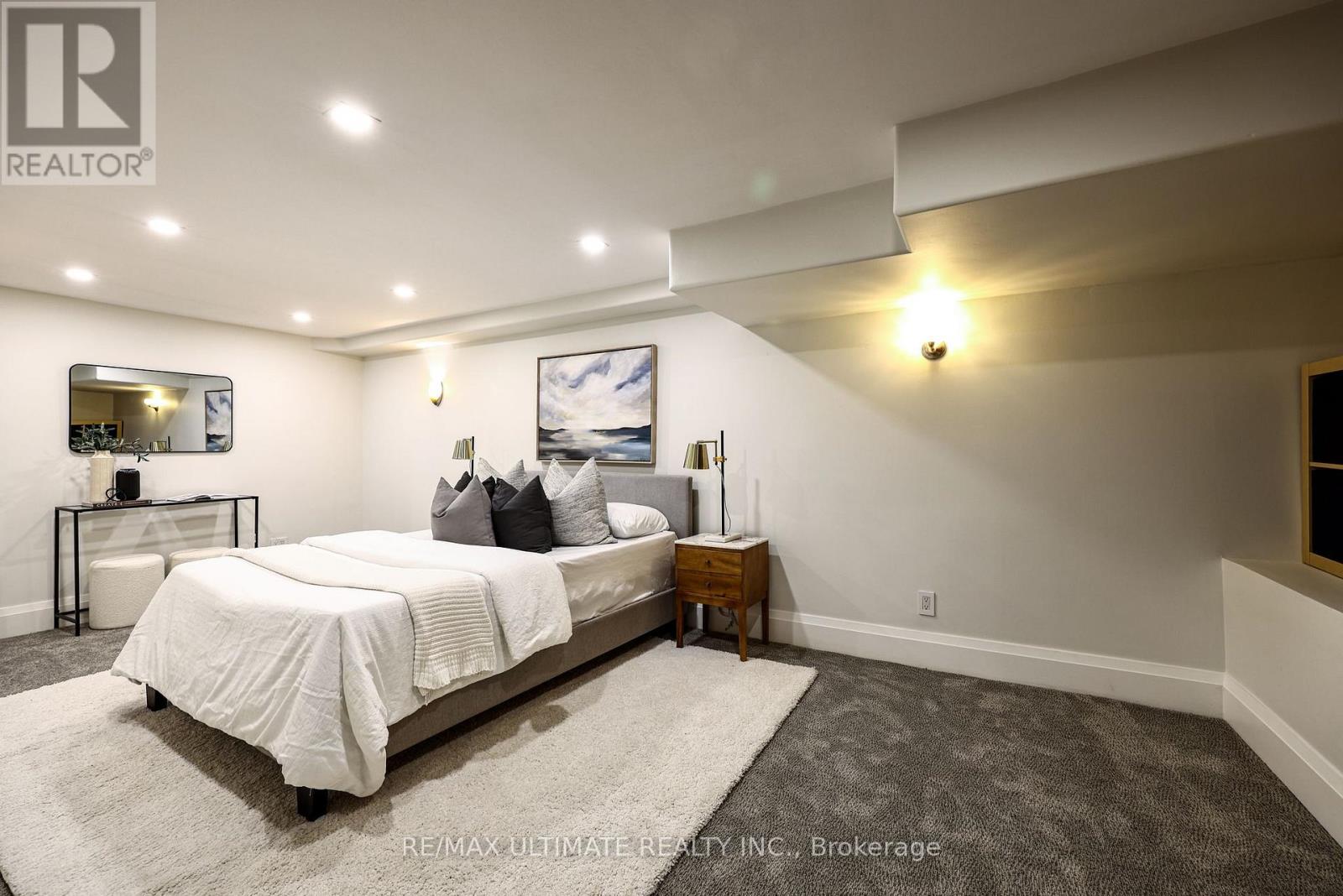 10 Field Avenue, Toronto, ON photo 49