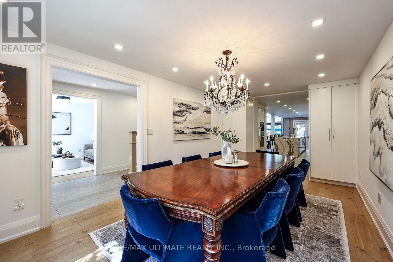 10 Field Avenue, Toronto, ON photo 8