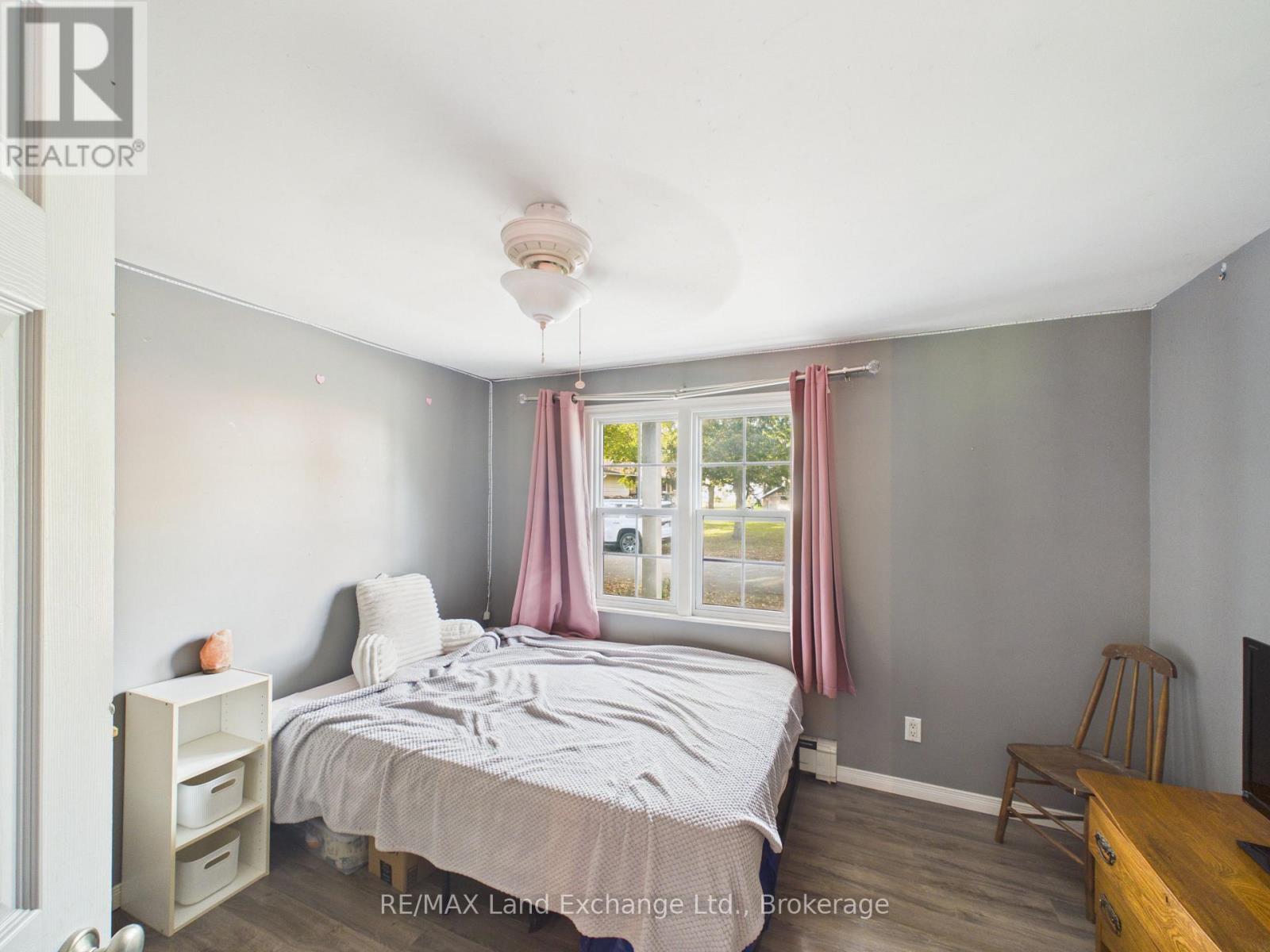 20 MANSE STREET, Kincardine — photo 11