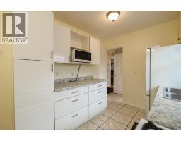 Kitchen - 1647 Benjamin, Windsor, ON N8X4N7 Photo 11