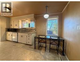 Kitchen - 903 5a Street, Cranbrook, BC V1C1K7 Photo 6