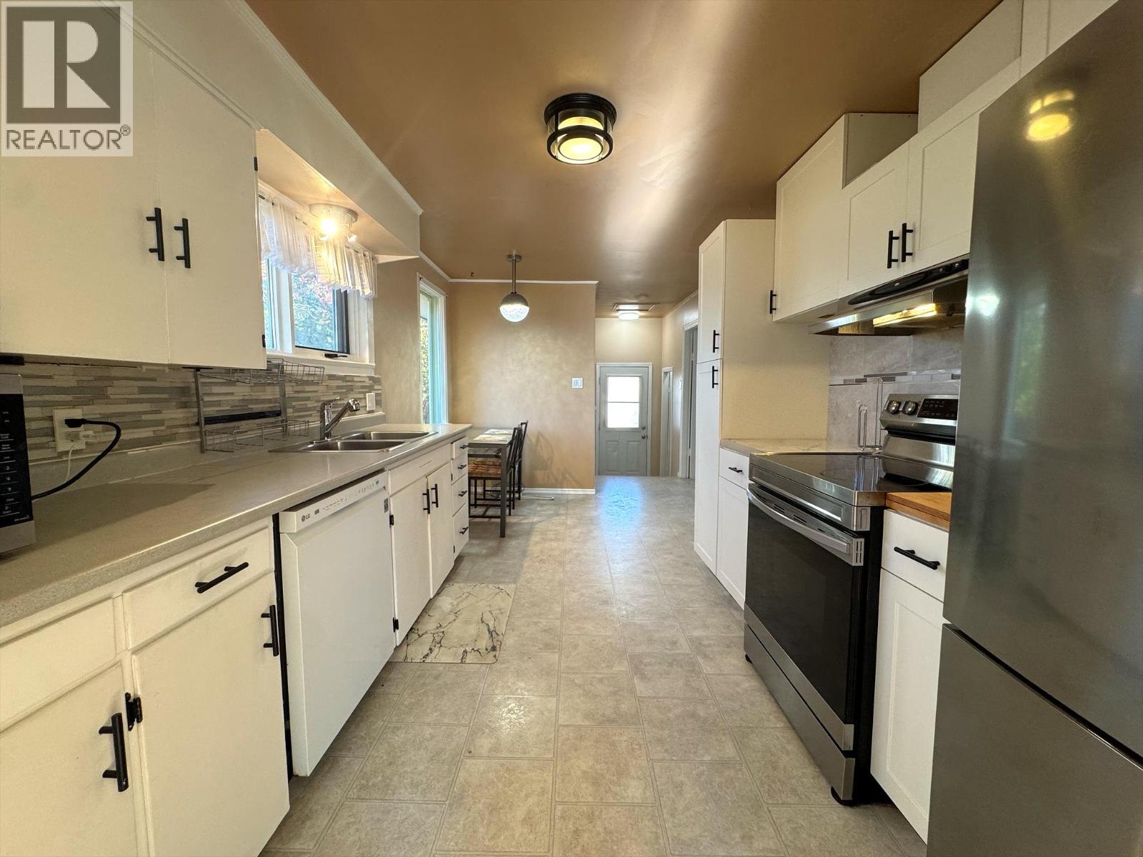 903 5A Street, Cranbrook - Image 1