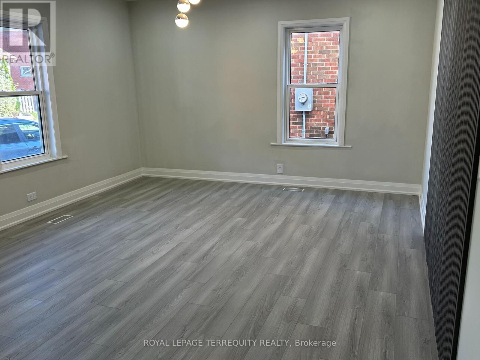 292 Celina Street, Oshawa, ON photo 8