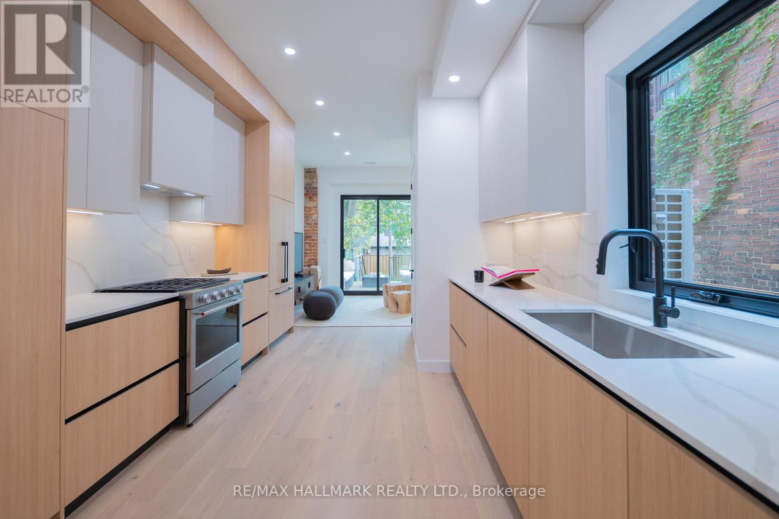 71 Langley Avenue, Toronto, ON photo 11