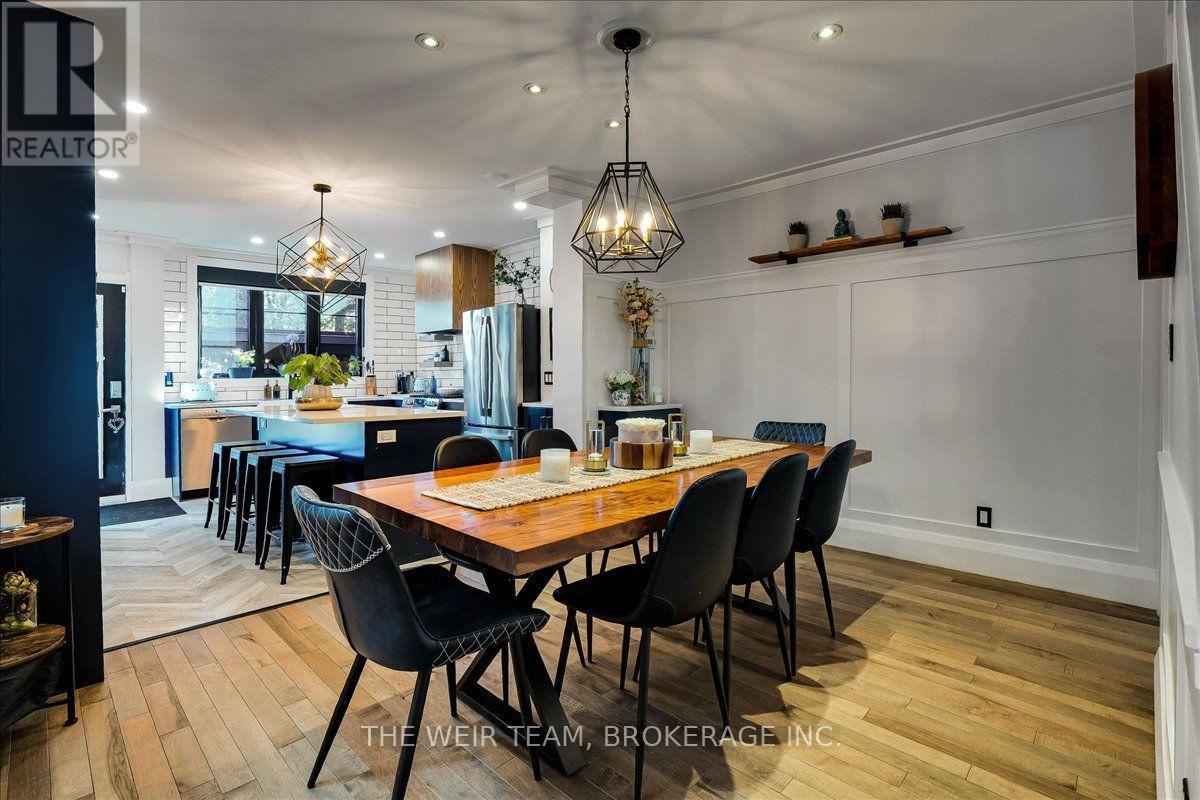 13 Amroth Avenue, Toronto, ON photo 4
