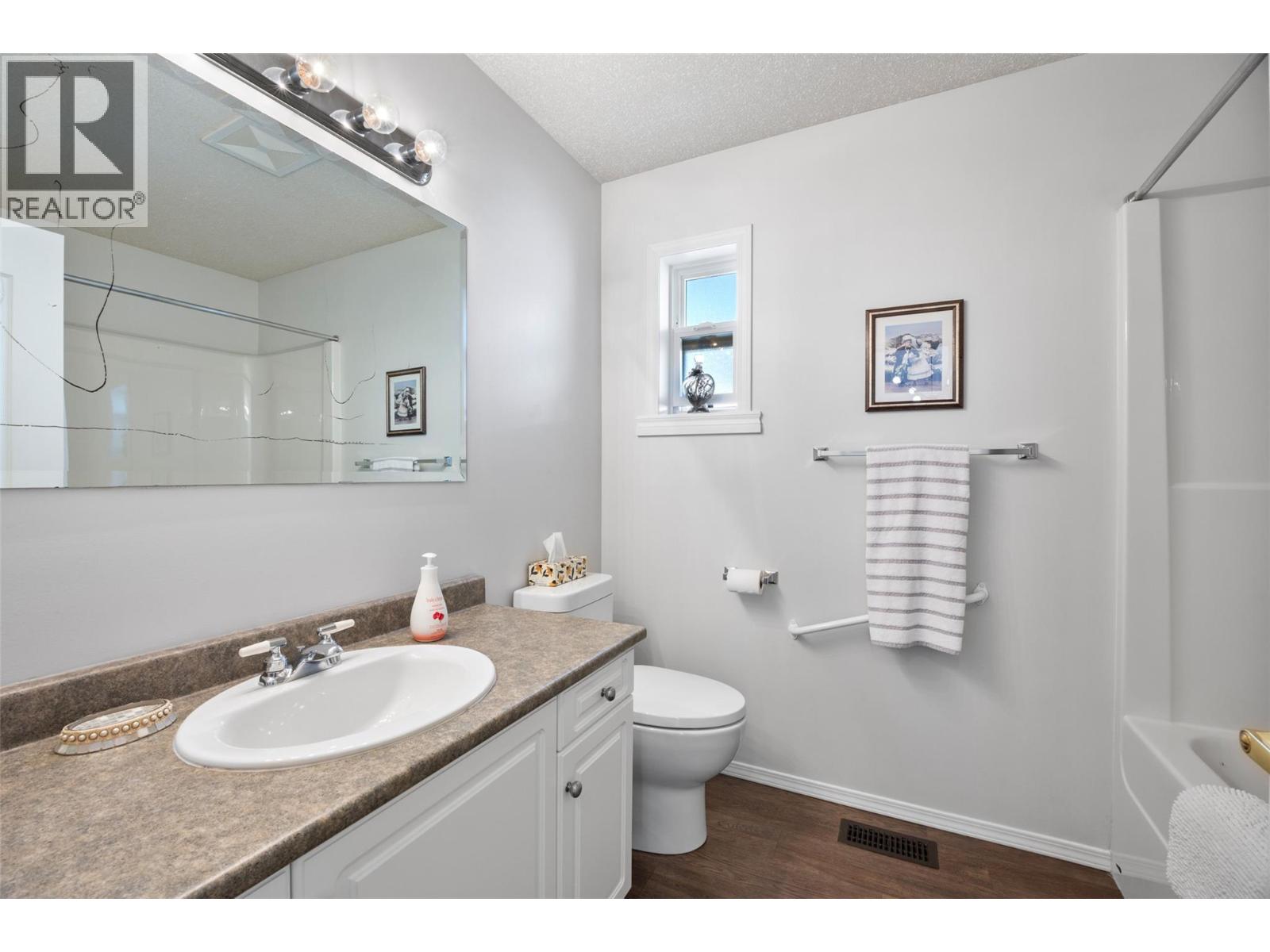 123 Leighton Avenue - 25