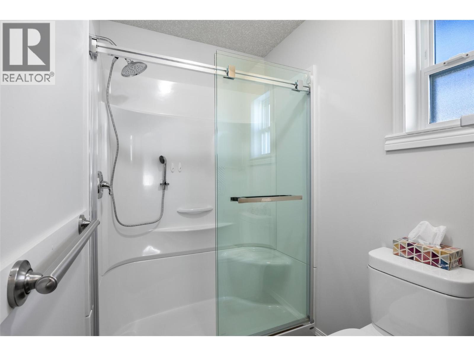 123 Leighton Avenue - 22