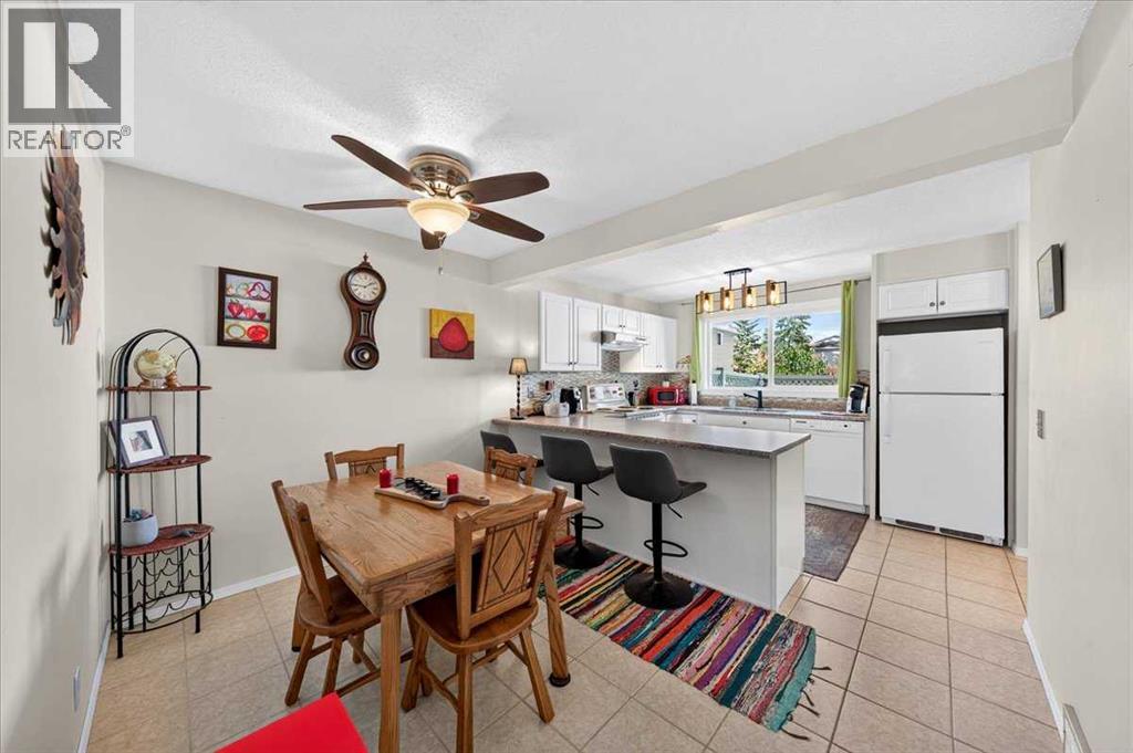 130 Woodmont Terrace SW, Calgary — photo 8