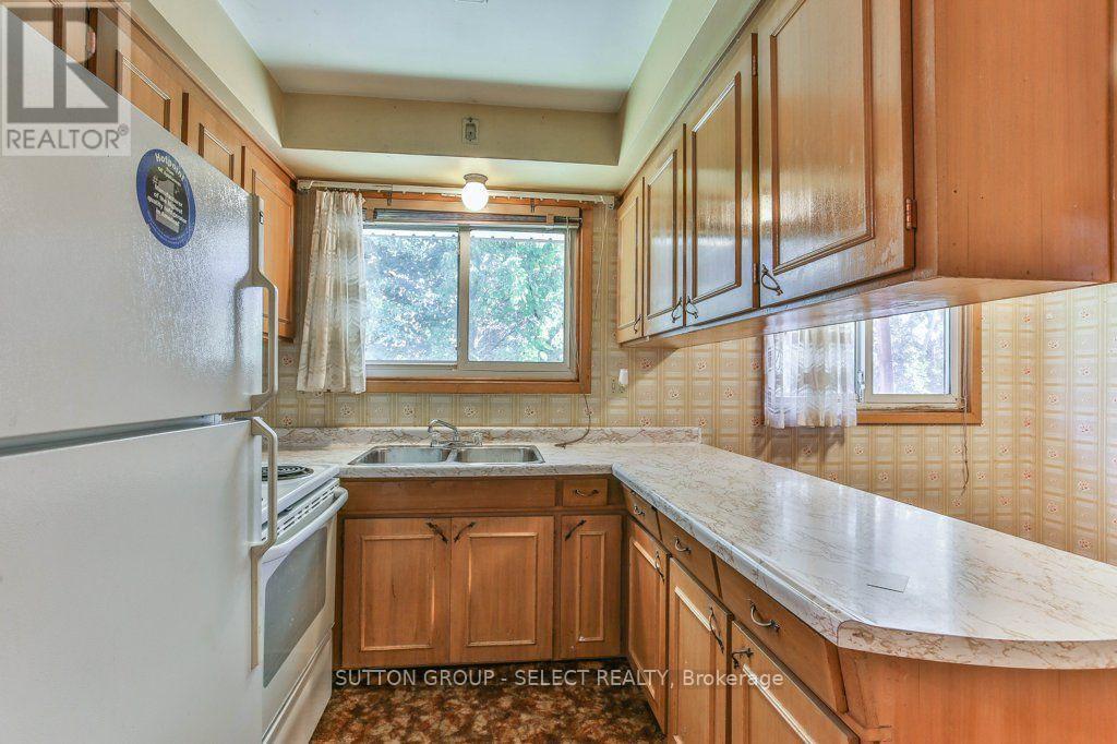 88 EBURY CRESCENT - 11