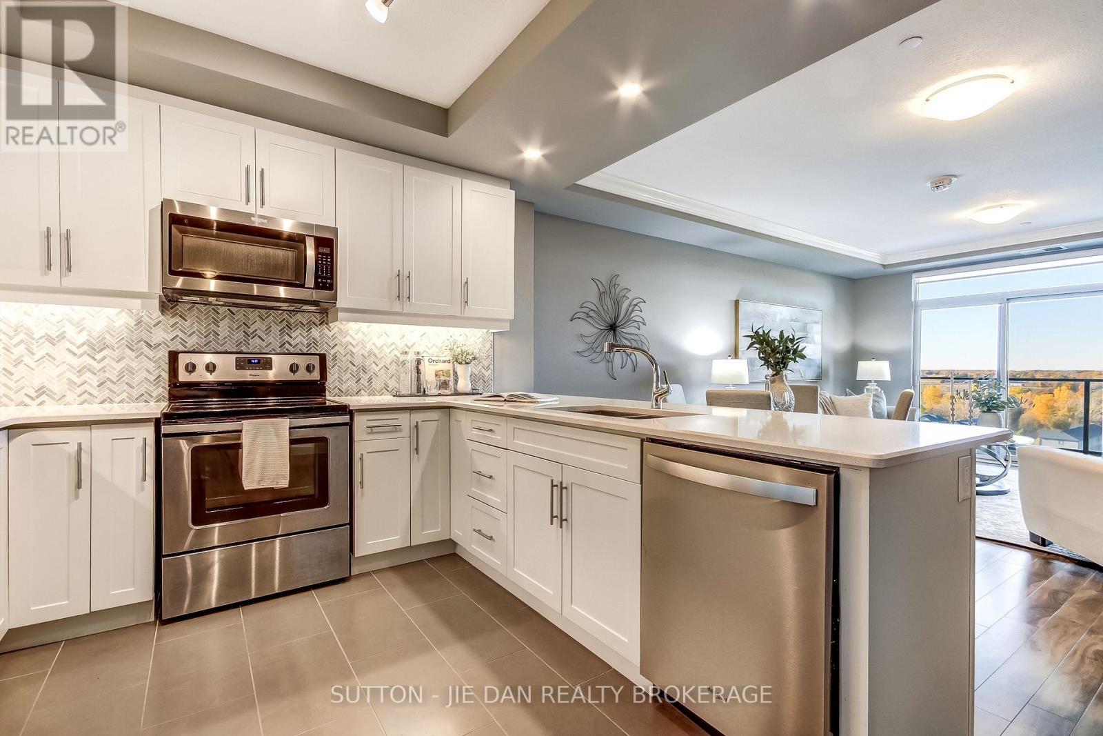 3 bedroom Single Family interior view, 912- 260 Villagewalk Boulevard, London North (North R), Ontario