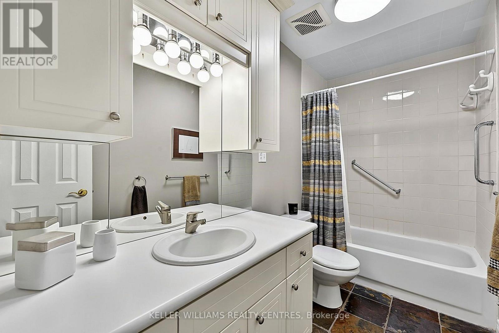 141 Lundys Lane, Newmarket, ON photo 32