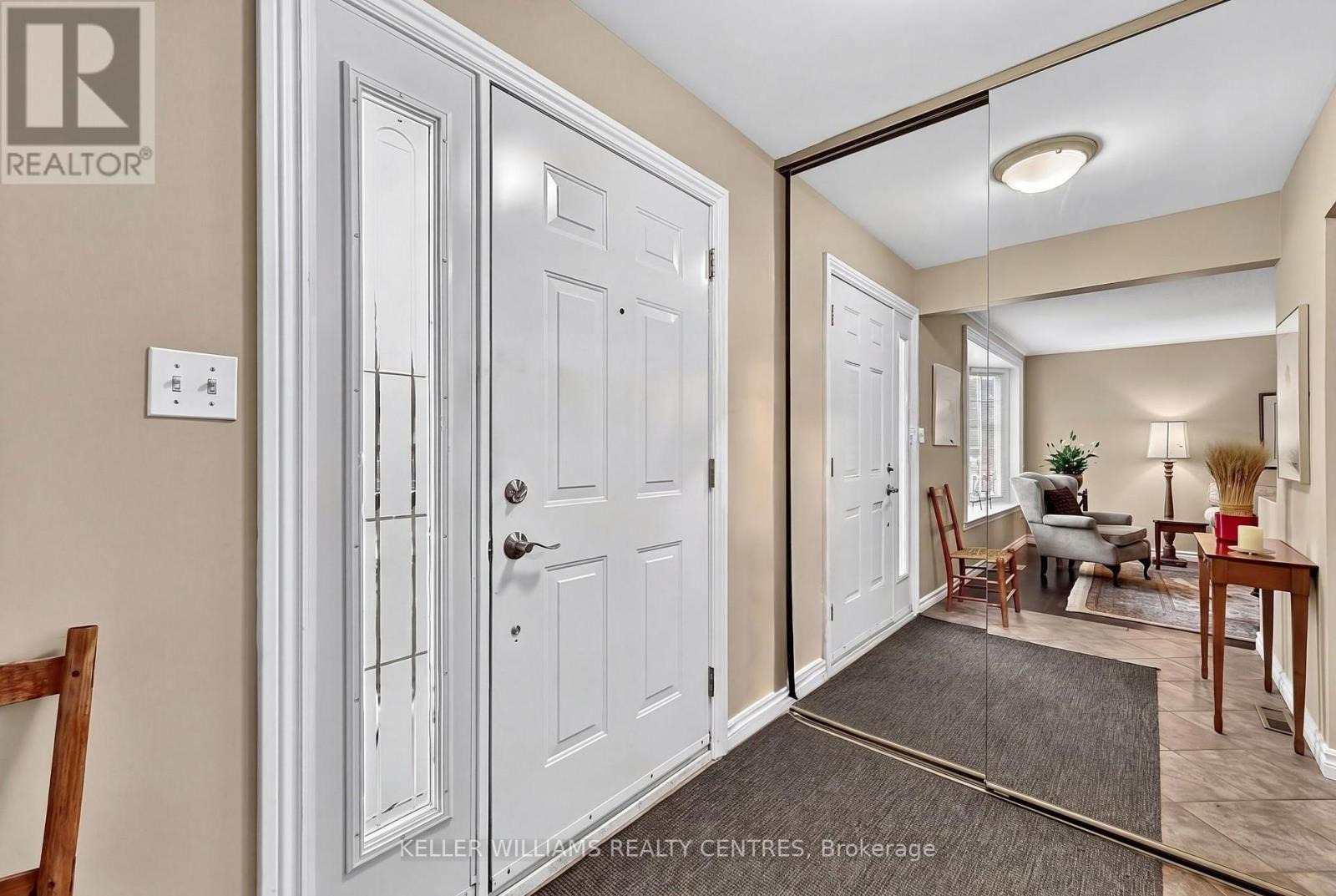 141 Lundys Lane, Newmarket, ON photo 8