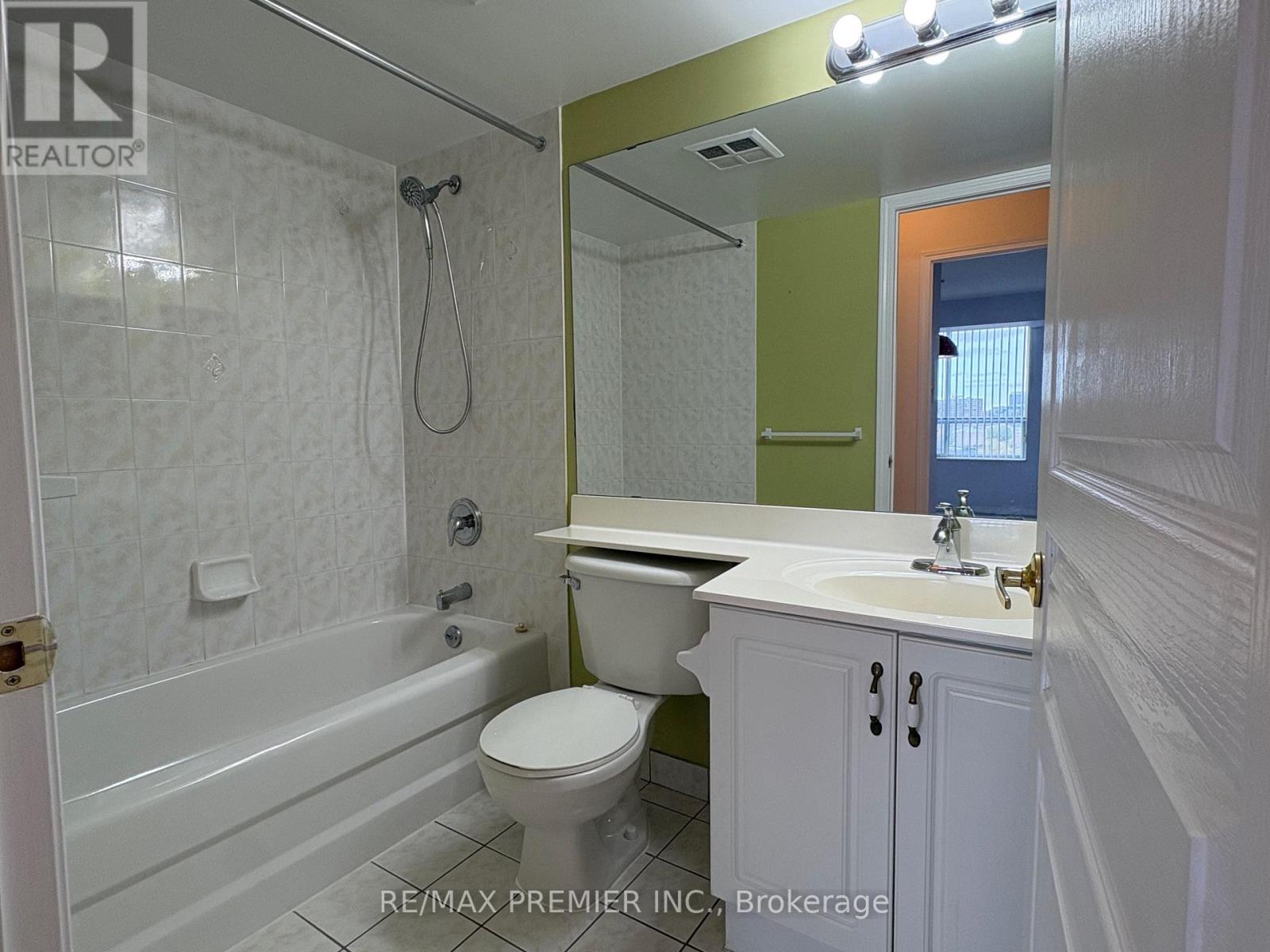 612- 29 Northern Heights Drive, Richmond Hill, ON photo 17