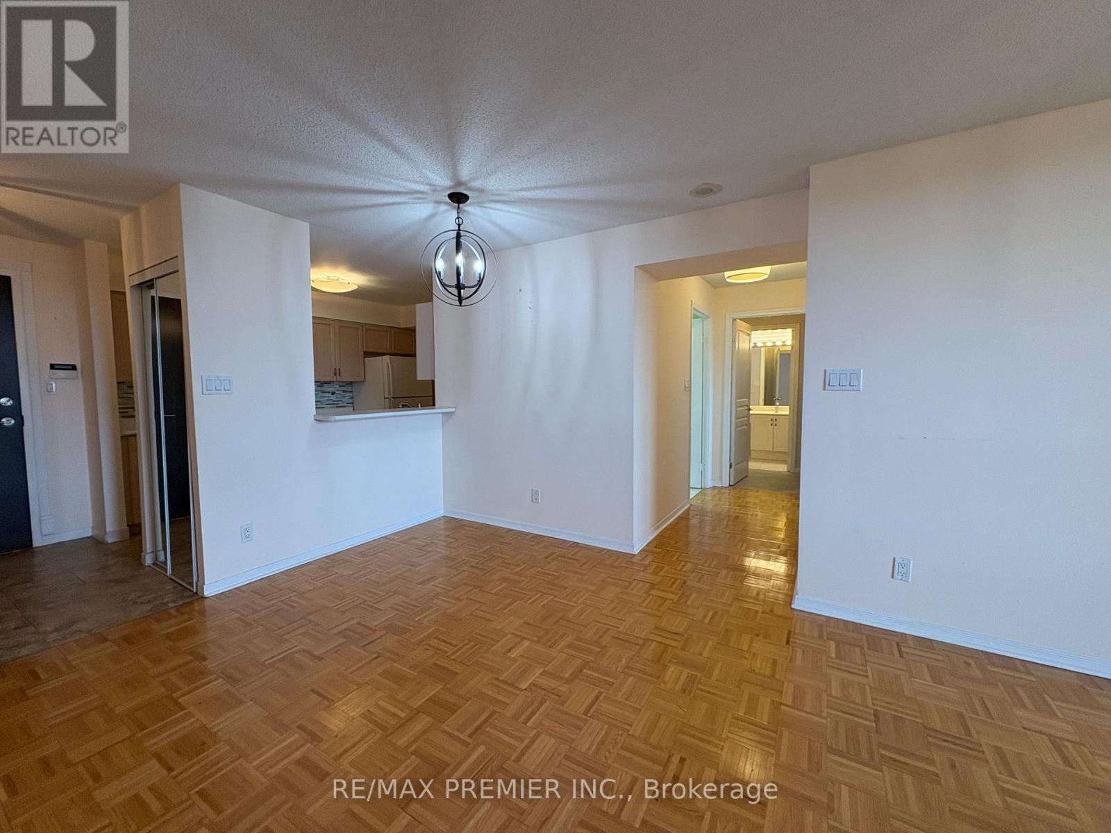 612- 29 Northern Heights Drive, Richmond Hill, ON photo 7