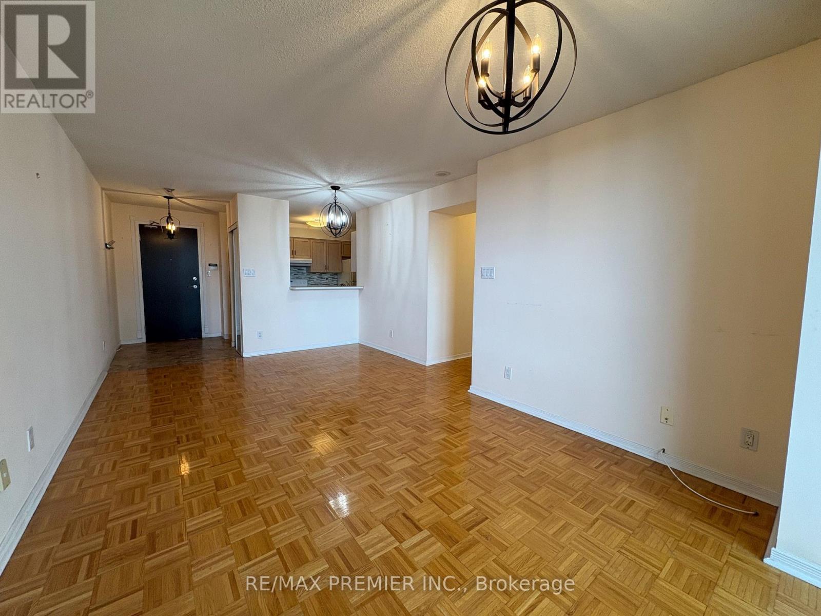 612- 29 Northern Heights Drive, Richmond Hill, ON photo 9