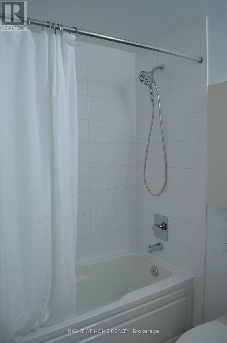 323- 7900 Bathurst Street, Vaughan, ON photo 23