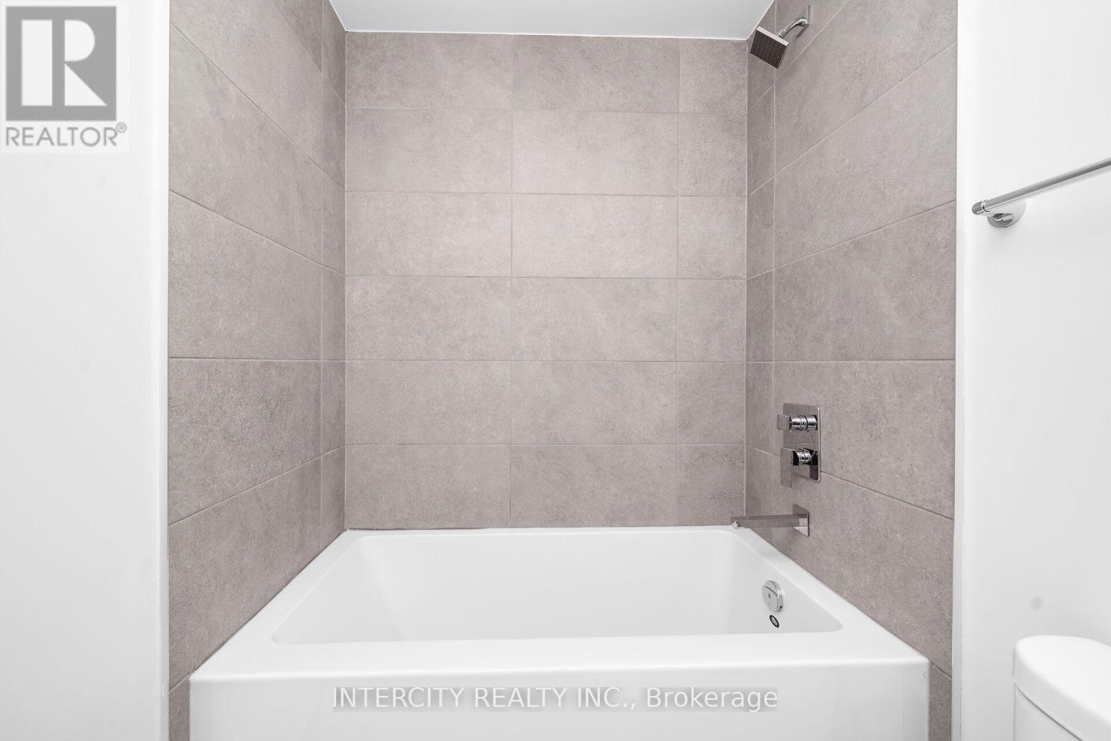 351- 2075 King Road, King, ON photo 21