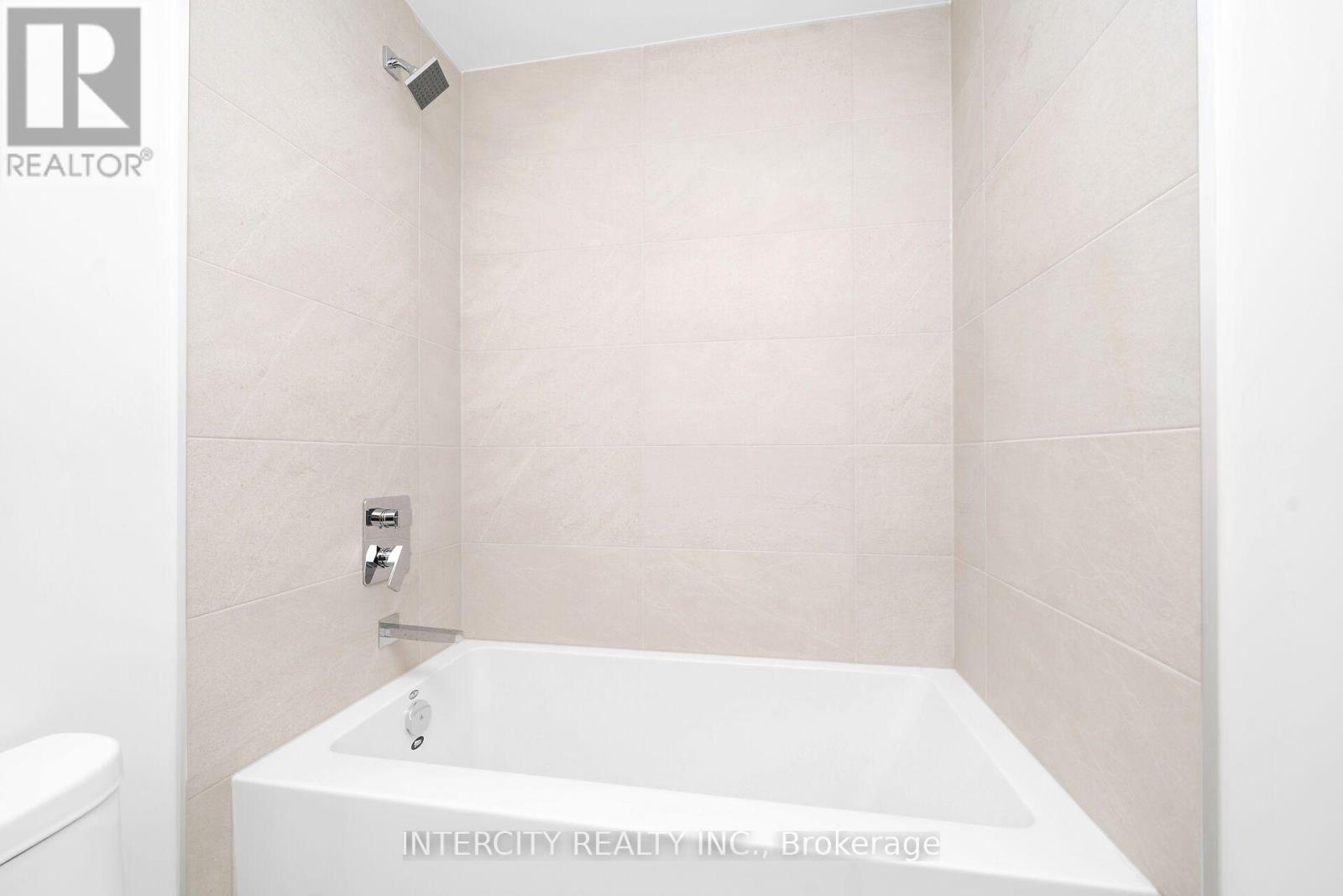 340- 2075 King Road, King, ON photo 21