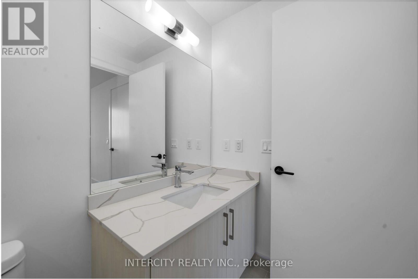 248- 2075 King Road, King, ON photo 17