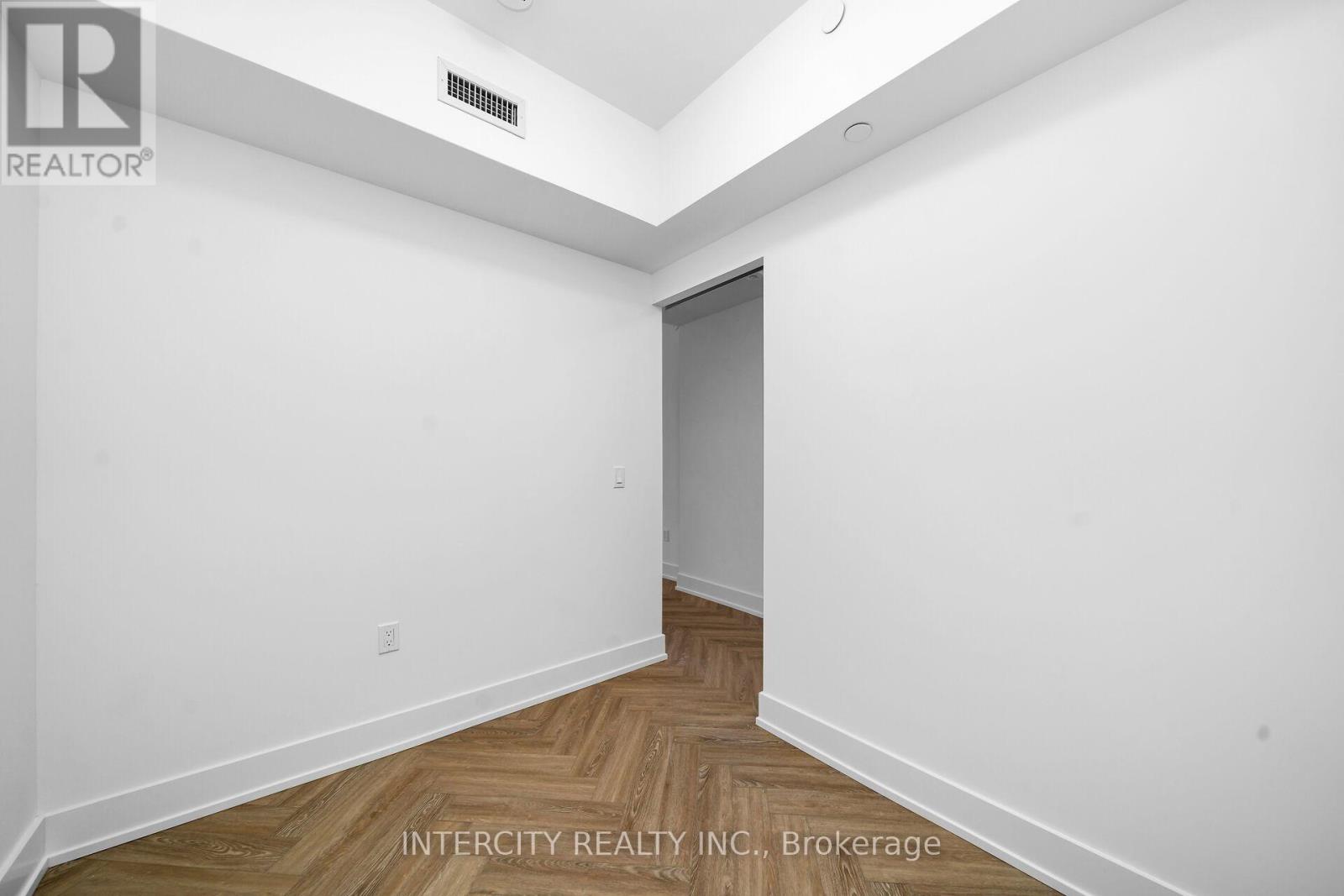 248- 2075 King Road, King, ON photo 20