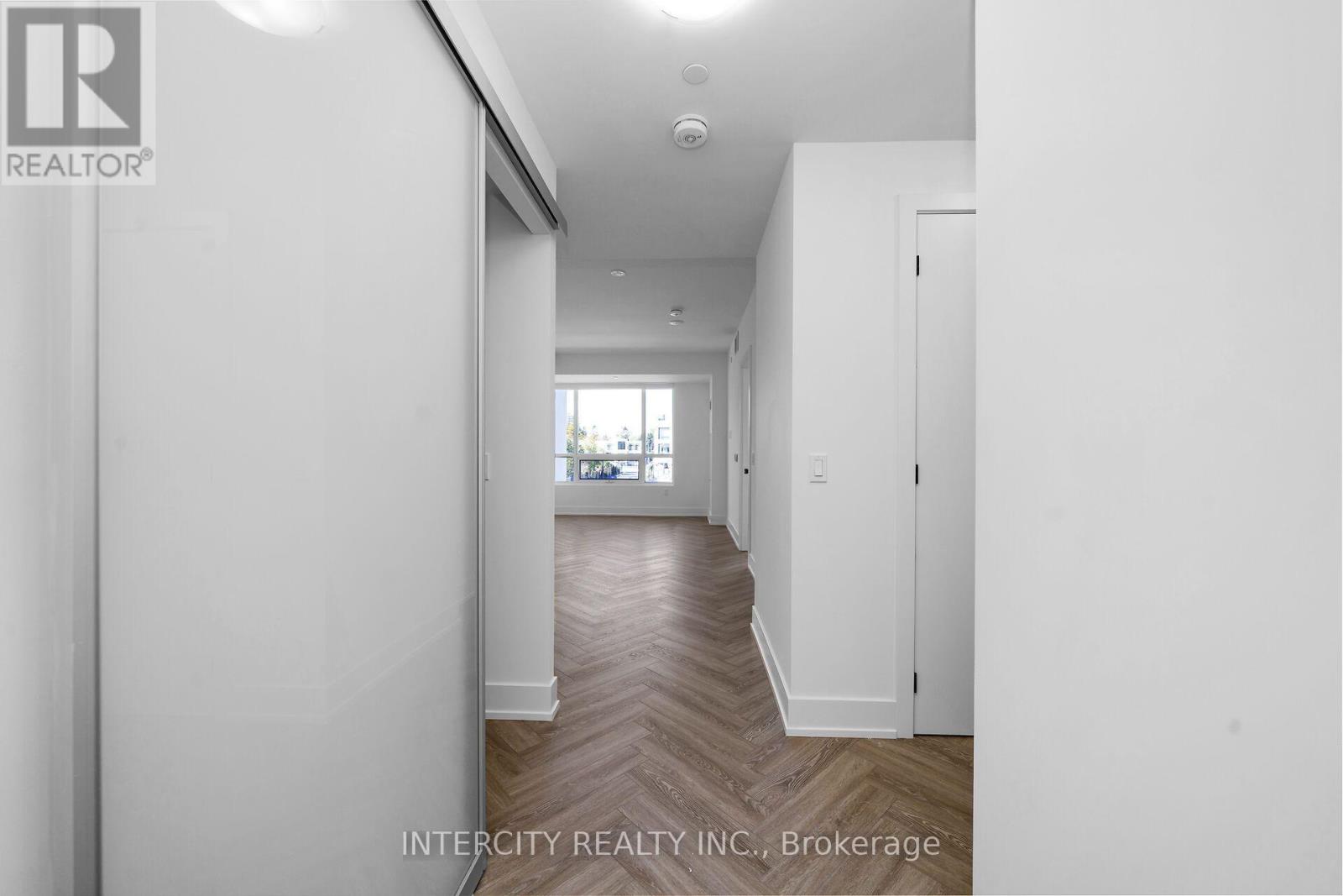 248- 2075 King Road, King, ON photo 6