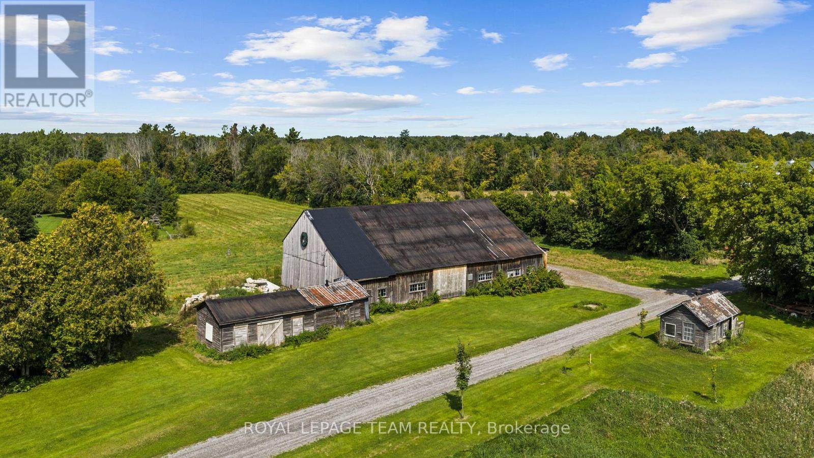 Barn/Driveshed