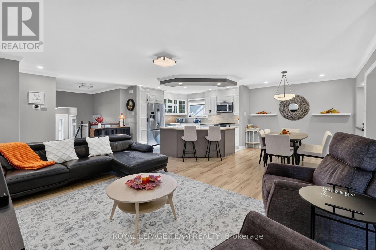 Impressive interior; great for entertaining.
