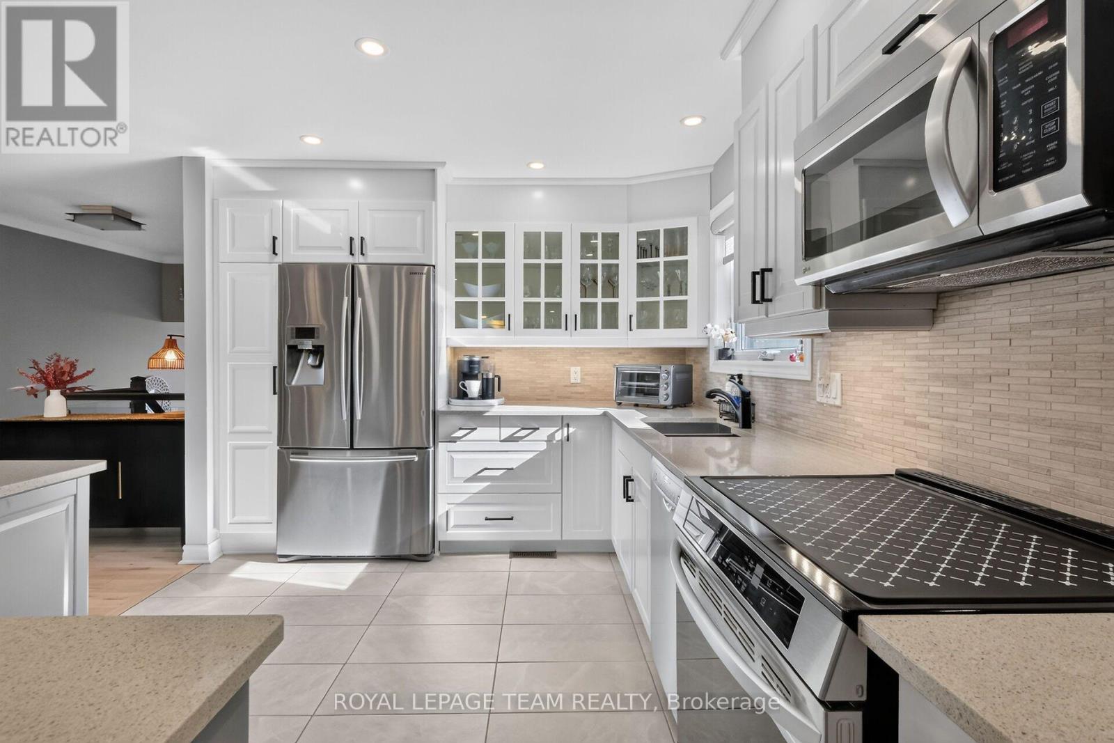 Ample cabinet & counter space in Kitchen.