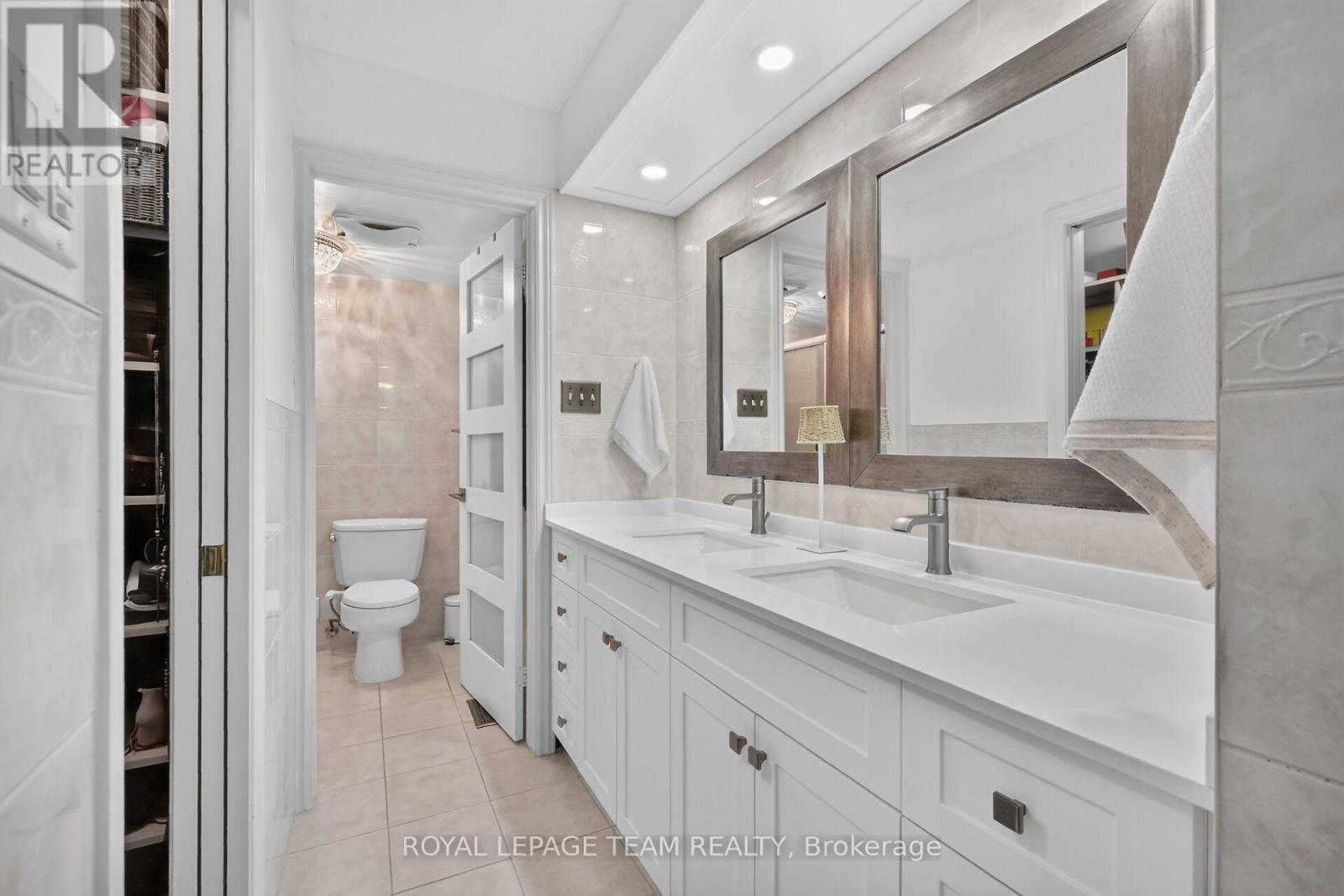 Pocket door, double-sinks!