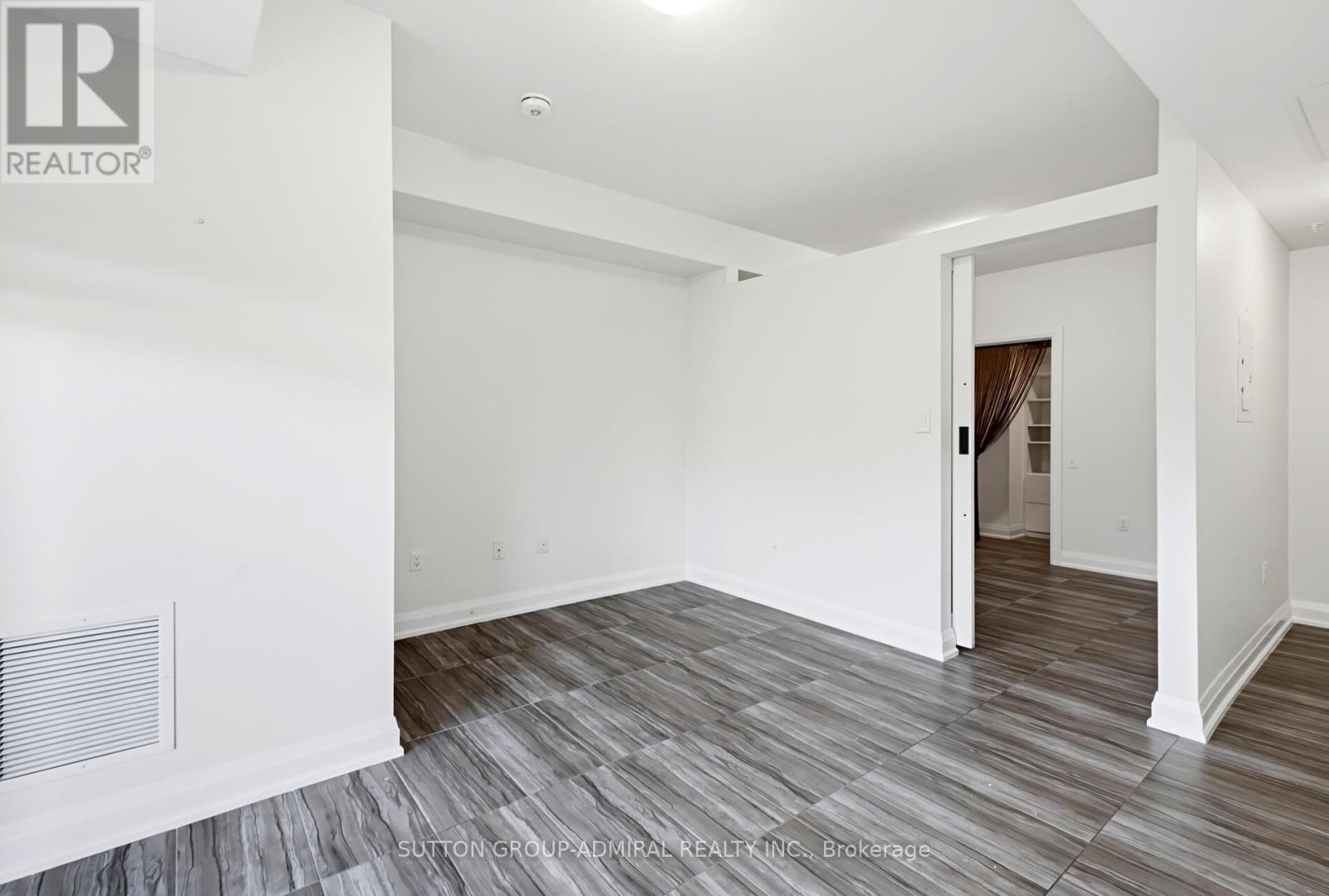 110-20 Koda Street, Barrie photo 11