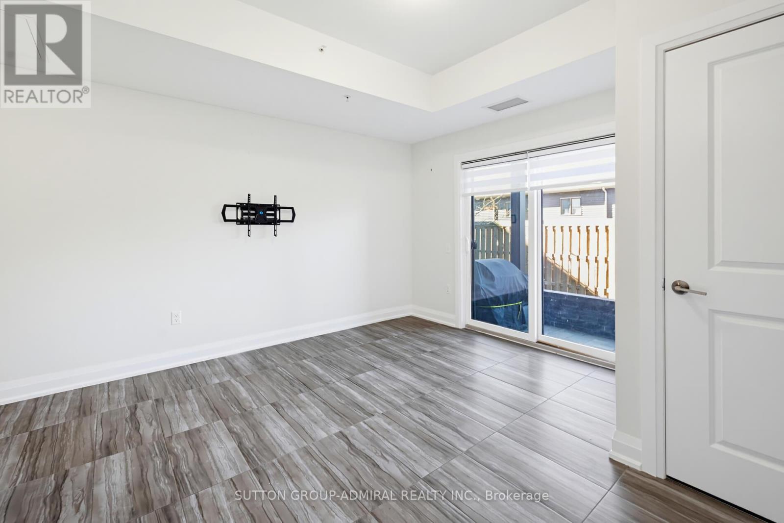 110-20 Koda Street, Barrie photo 12