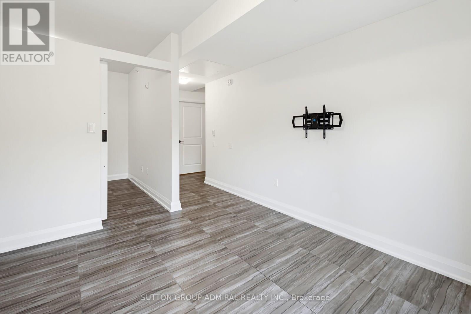 110-20 Koda Street, Barrie photo 13