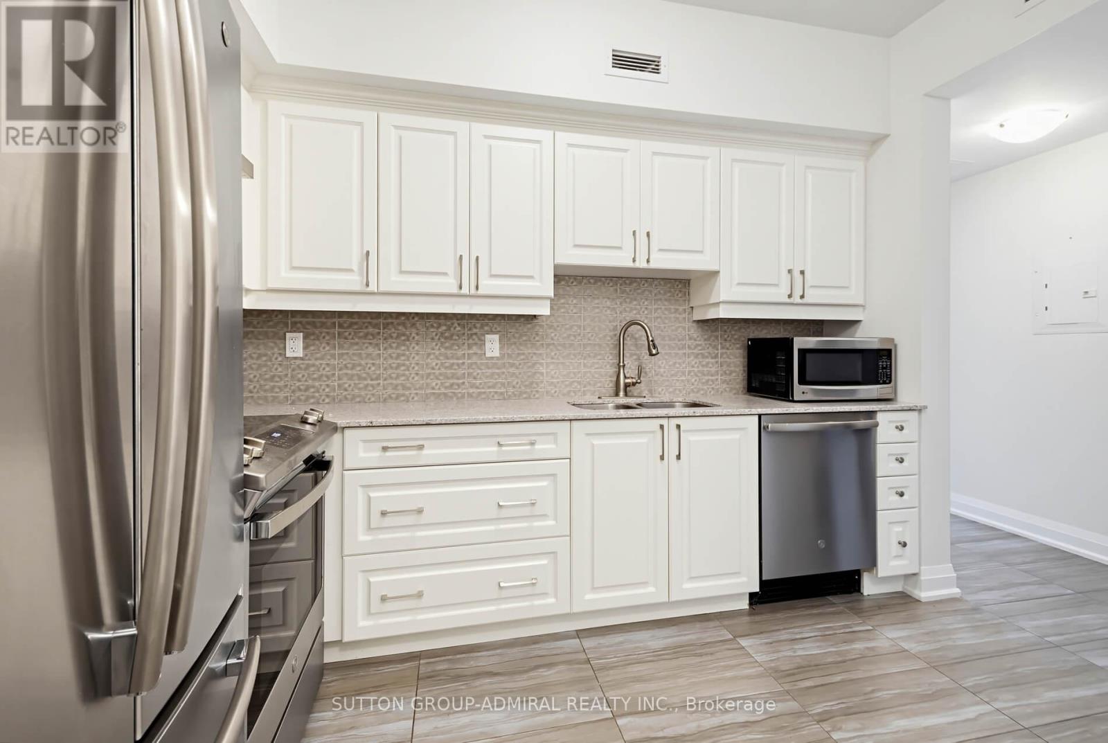 110-20 Koda Street, Barrie photo 8