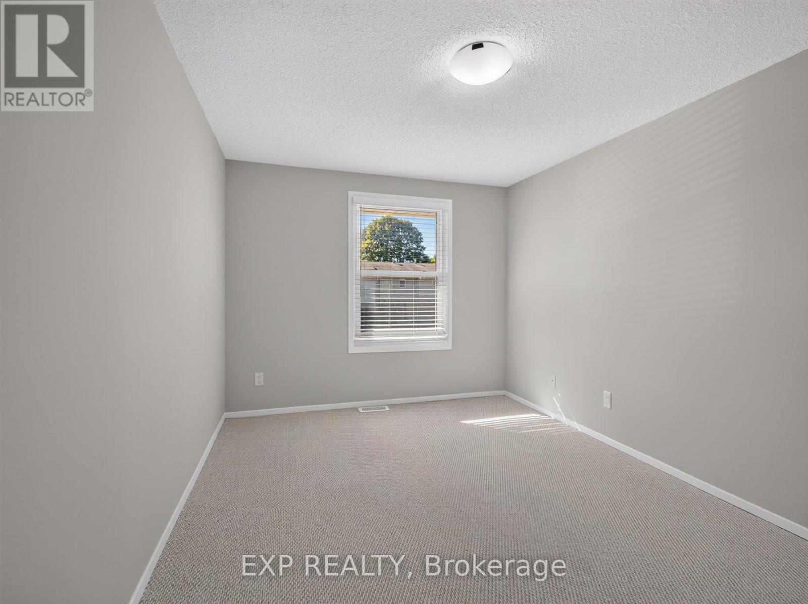 #20 242 LAKEPORT ROAD - 17