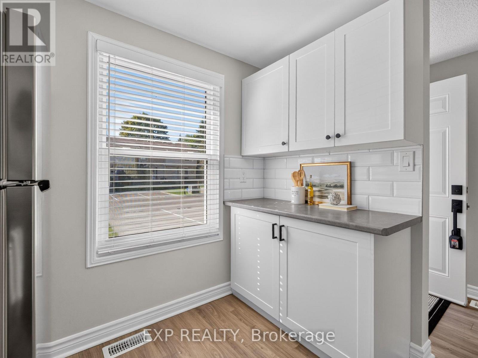 #20 242 LAKEPORT ROAD - 6