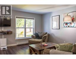 18 Deer Park Drive, photo 4