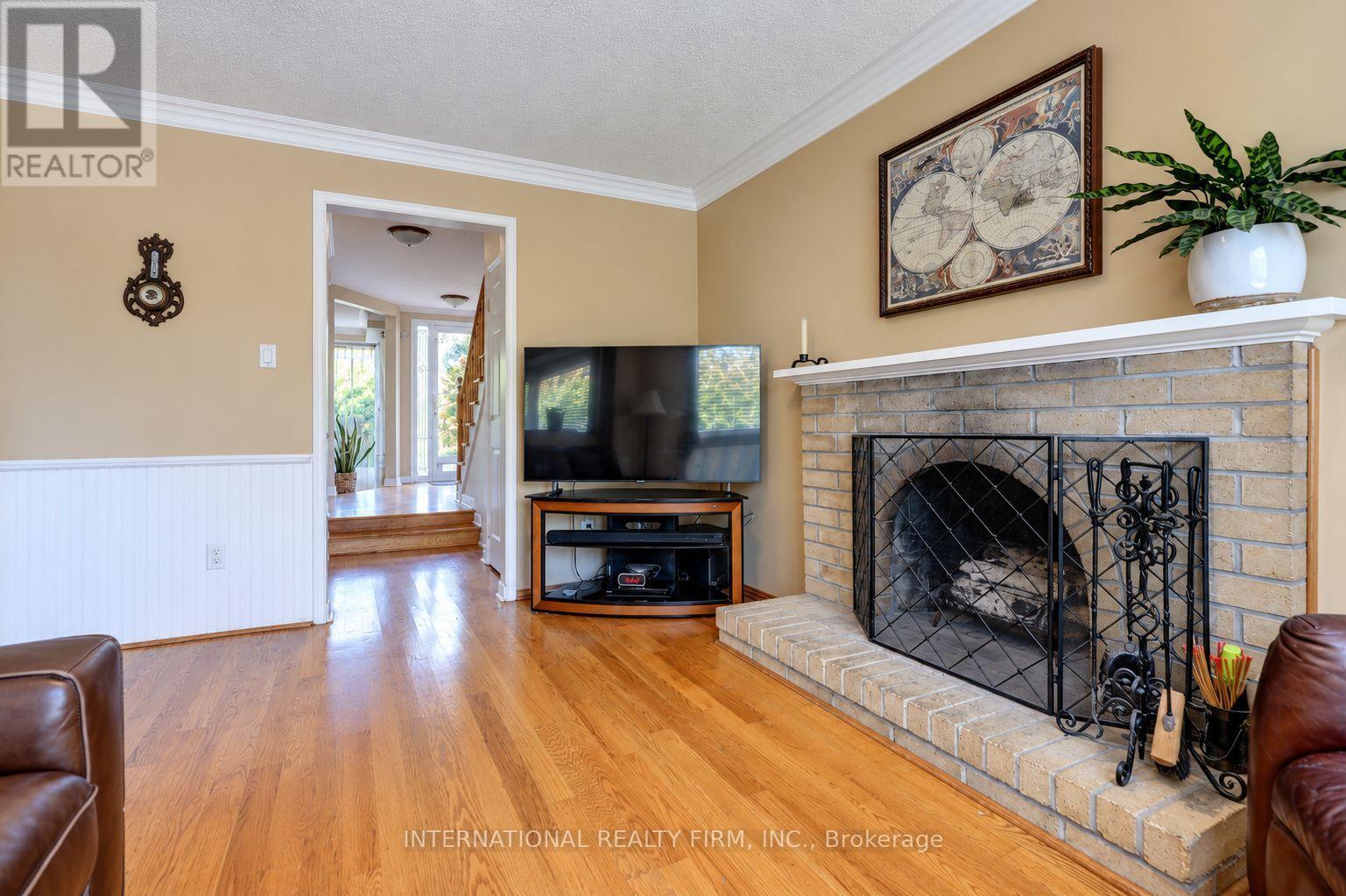 297 Kingsbridge Garden, Mississauga, ON photo 13