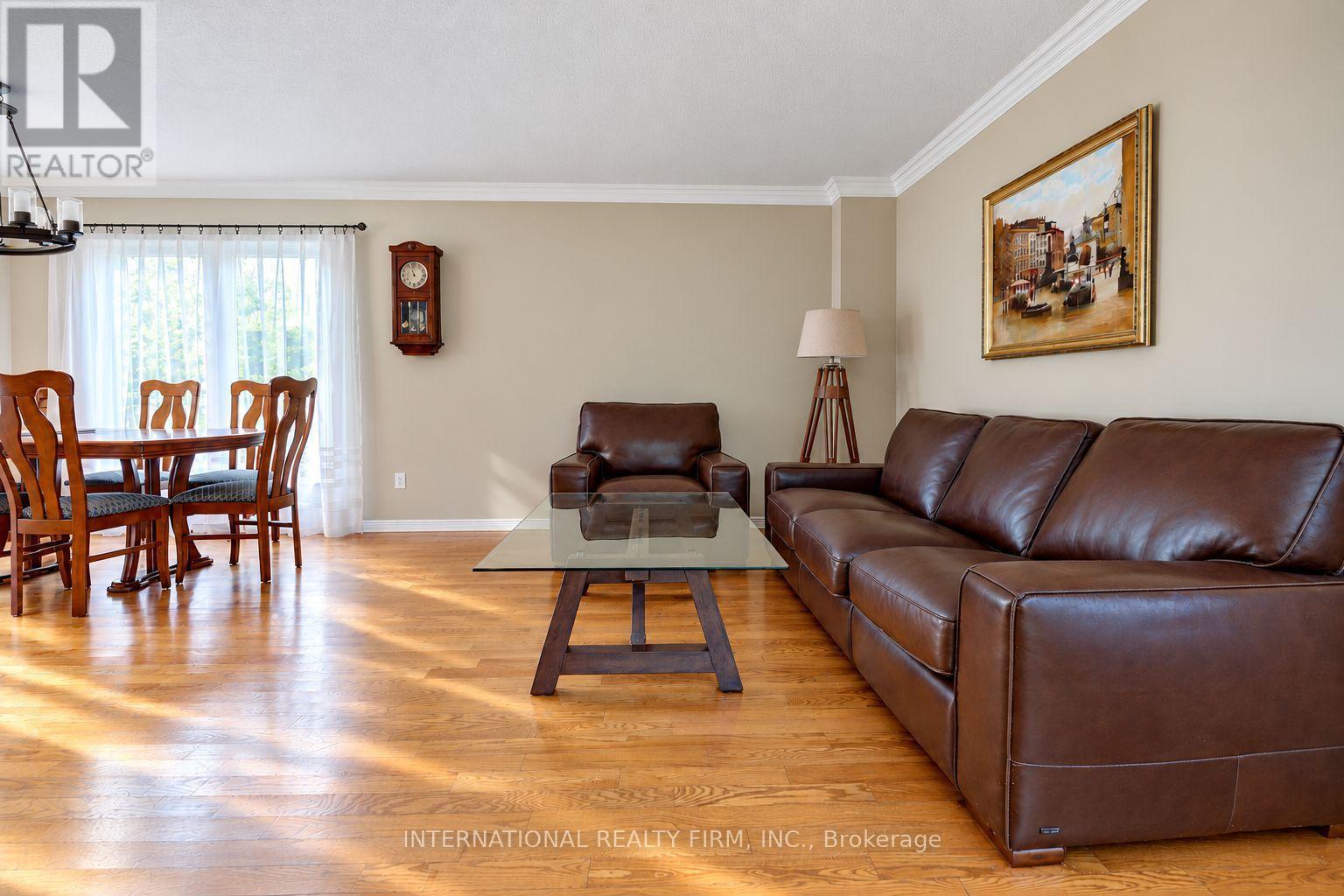 297 Kingsbridge Garden, Mississauga, ON photo 6