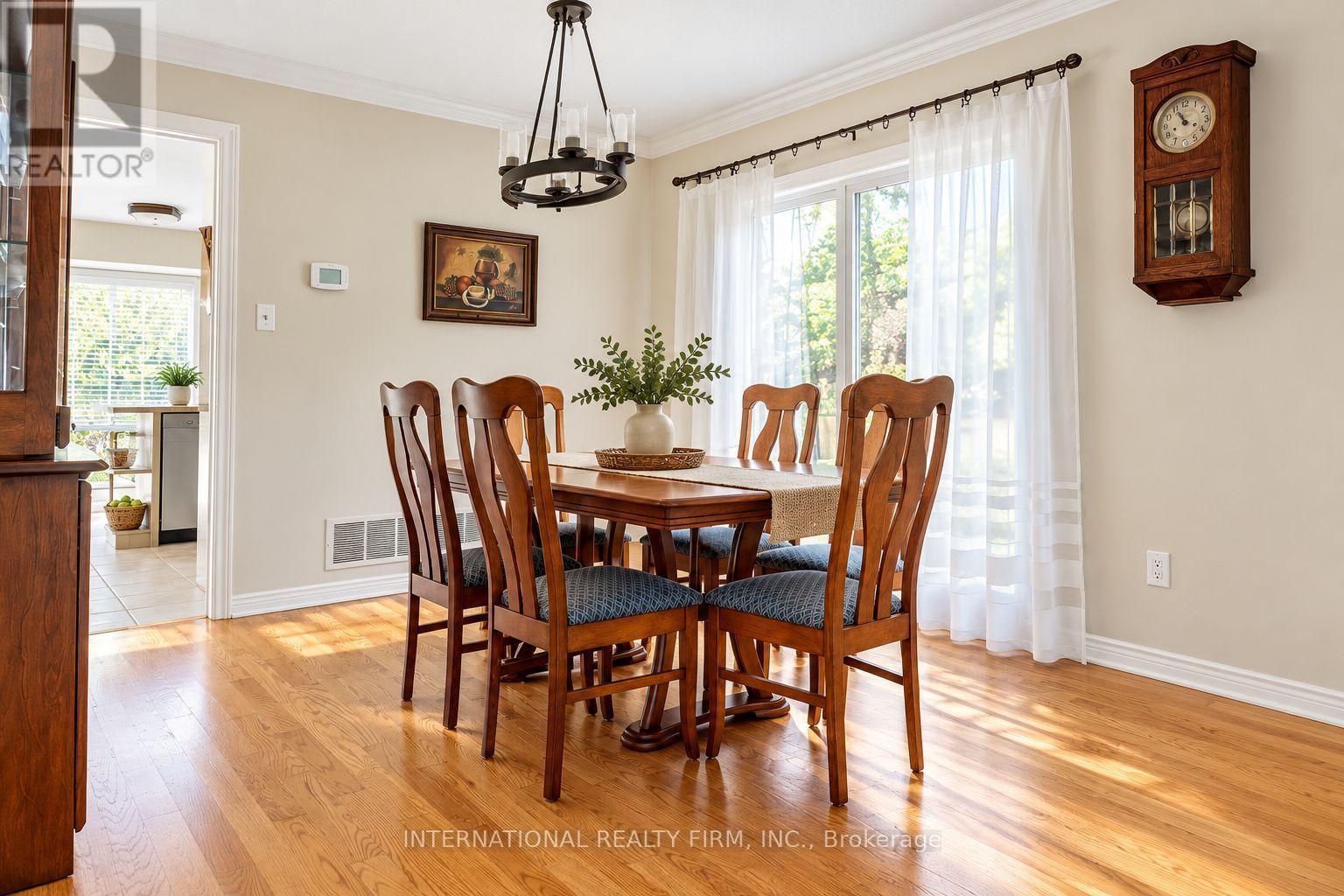 297 Kingsbridge Garden, Mississauga, ON photo 7