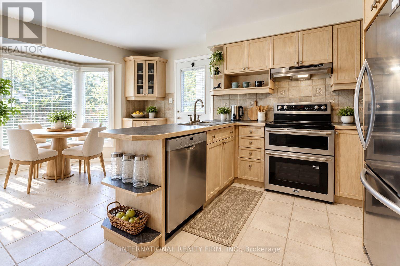 297 Kingsbridge Garden, Mississauga, ON photo 8