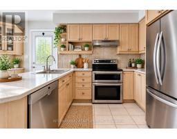 297 Kingsbridge Garden, Mississauga, ON L5R1L2 Photo 9