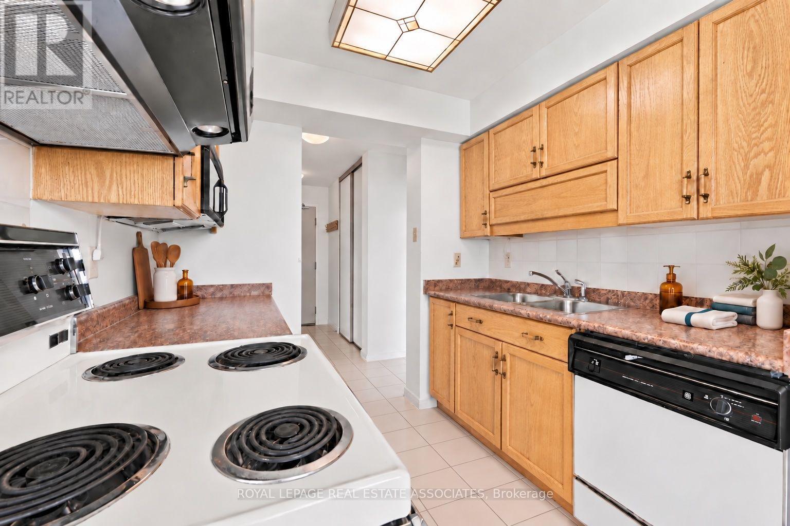 808- 350 Rathburn Road West, Mississauga, ON photo 20